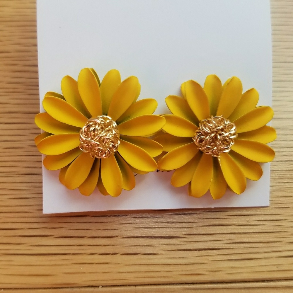 New statement earring